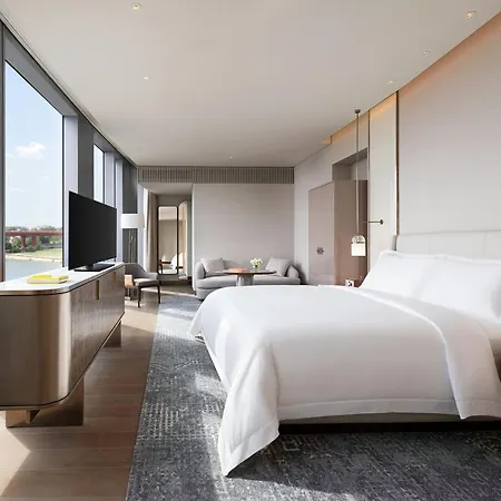 The St. Regis 5*